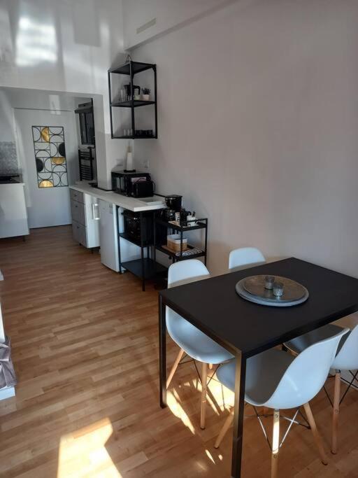 Apartment Center, Peaceful, With Free Parking