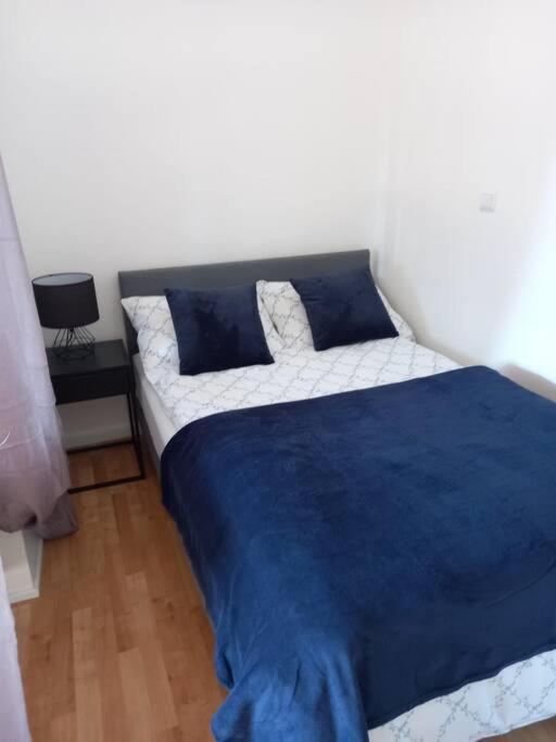 Center, Peaceful, With Free Parking Apartment *